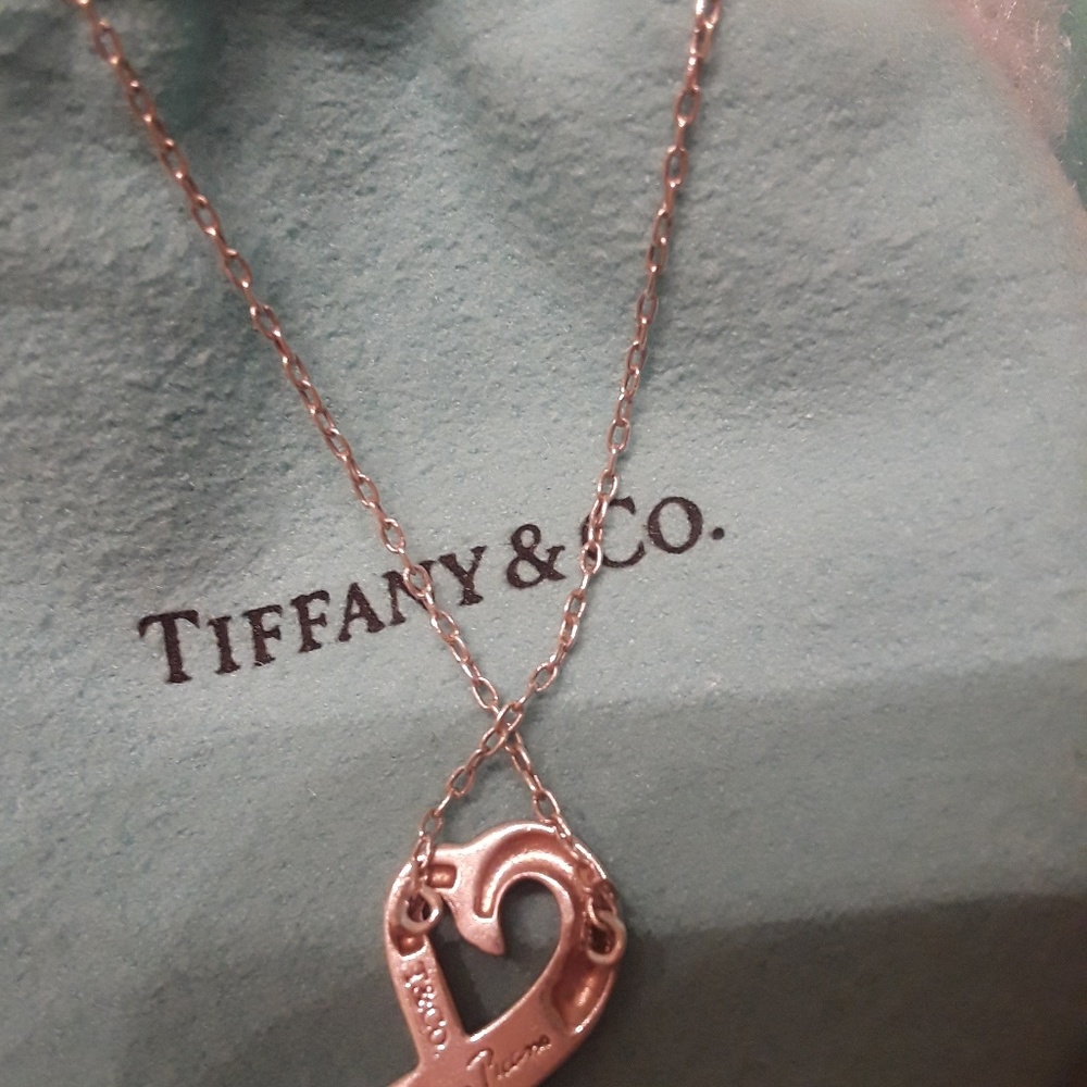 TIFFANY & CO HEART NECKLACE